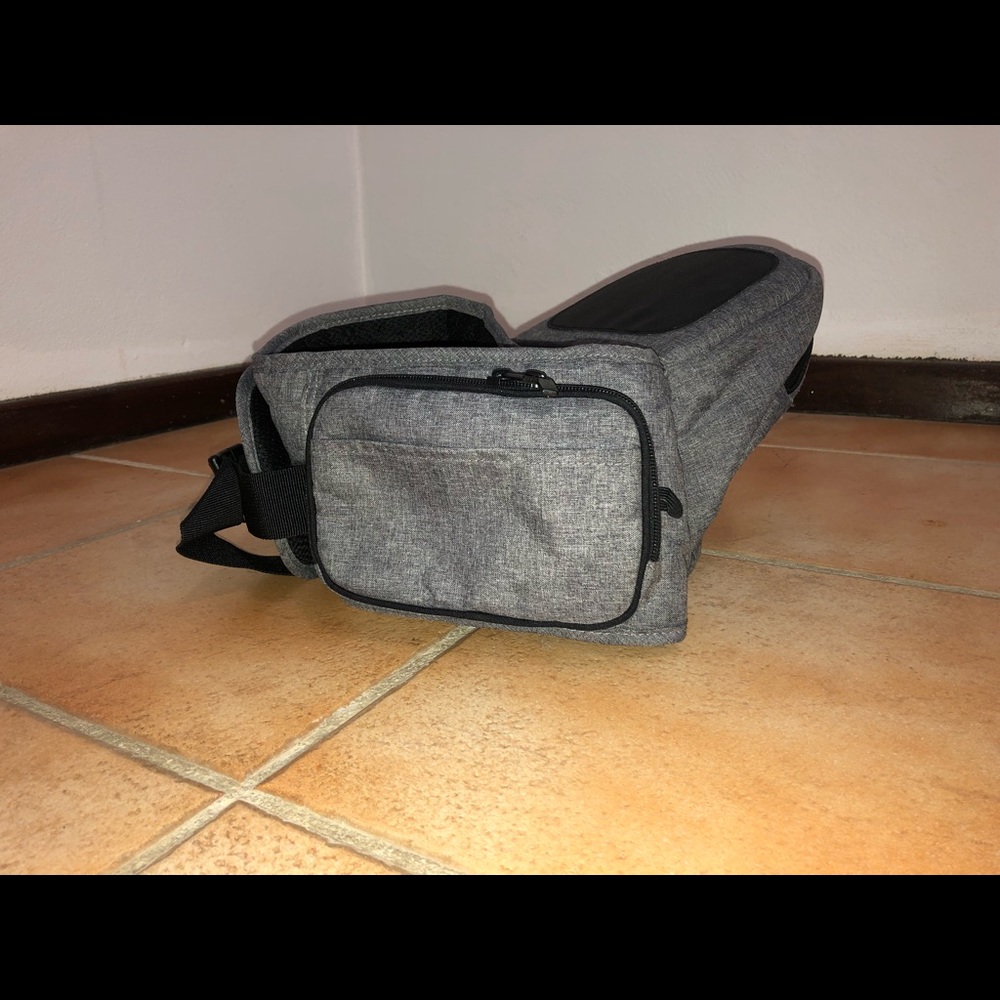 TushBaby Hip Seat Baby Carrier